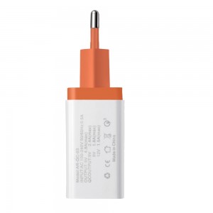 AR-QC-03 Adaptor de încărcare rapidă USB cu 3 porturi 18W